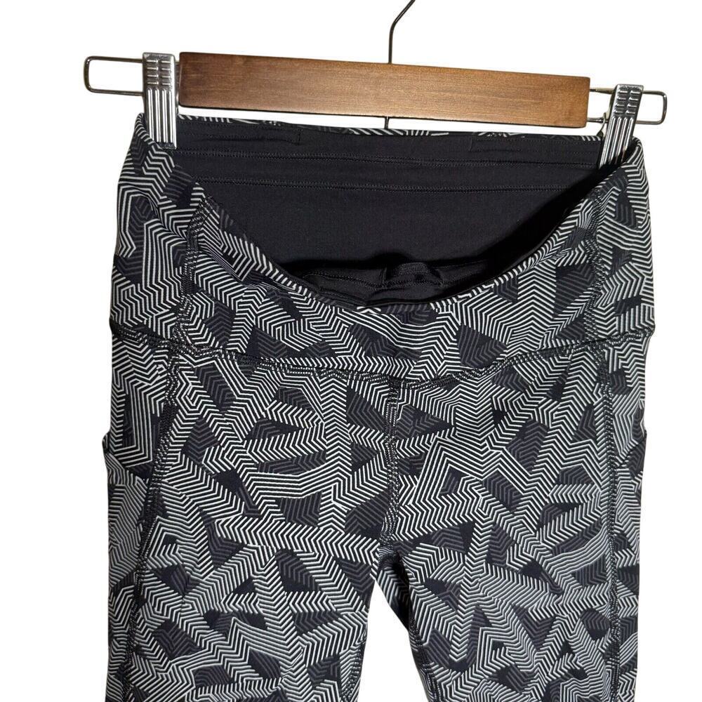 Lululemon Pace Rival High Rise Crop 22" Black Grey Design Running Legging Size 4 - Picture 10 of 12